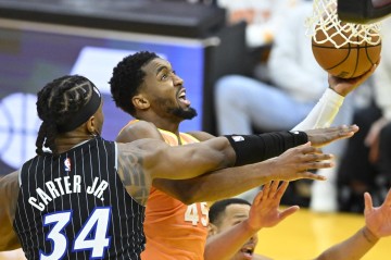 Kaiyun开云中国官网-骑士放水？哈登砍30+6+8，贝恩35分+关键球！魔术7换1交易赚大了