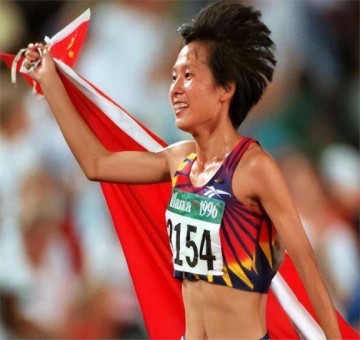 Kaiyun中国官网-奥运冠军王军霞：退役移居美国，三个孩子三个爹，如今她过得怎样|马俊仁|马家军|亚特兰大奥运会|田径世锦赛|黄天文_新浪体育_新浪新闻