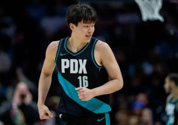 Kaiyun中国官网-仅上49秒！杨瀚森成笑话！开拓者无情弃用，球迷：小杨委屈了|波特兰开拓者队|犹他爵士队|中国篮球|杨翰森|篮板_新浪体育_新浪新闻